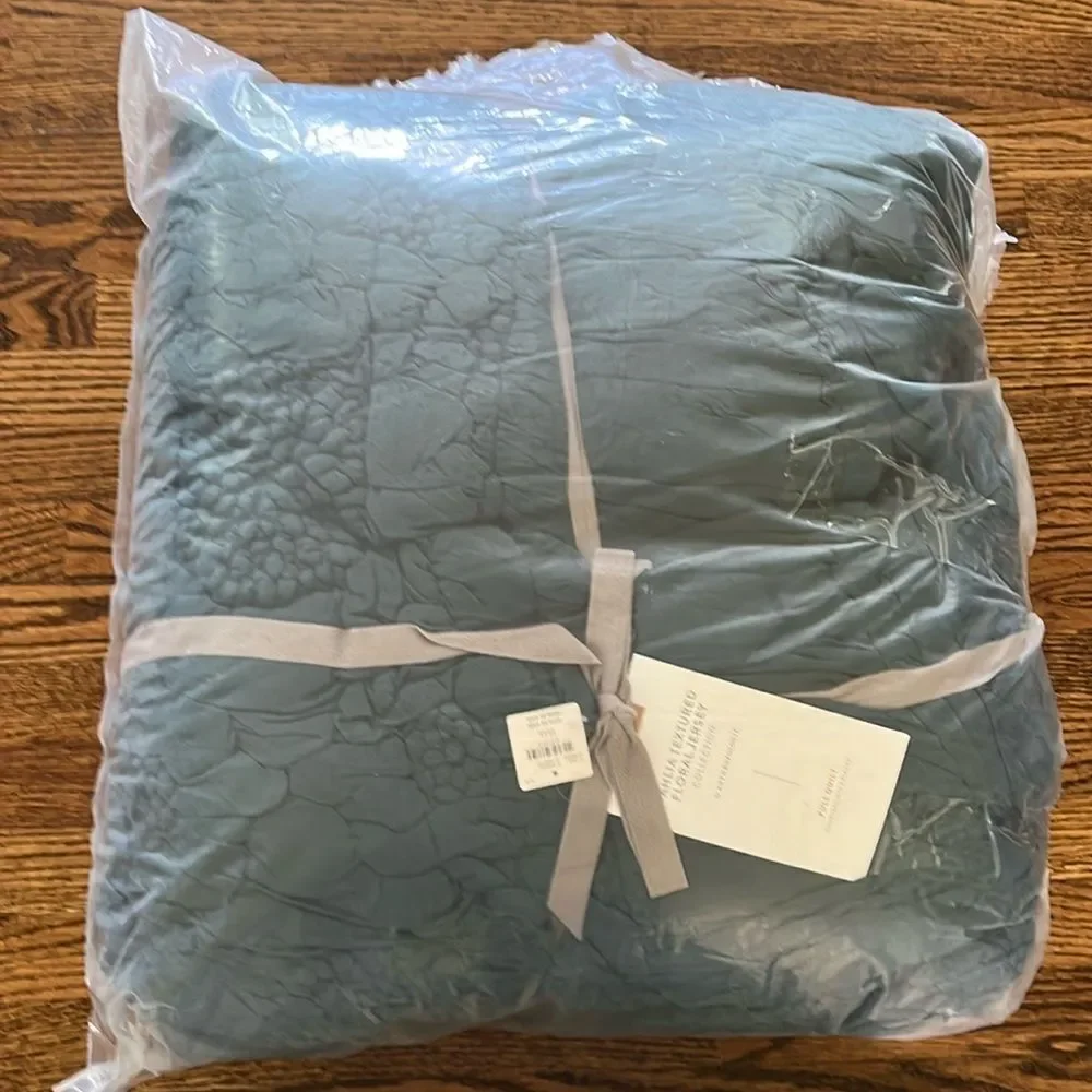 Anthropologie Dahlia Cotton Jersey Floral Quilt Size Full